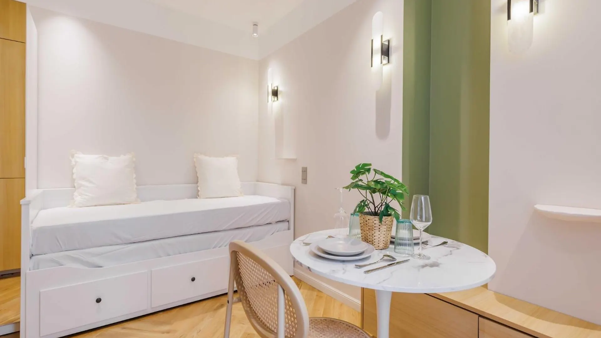 Apartment Modern Studio -2P- Near Montmartre Paris France