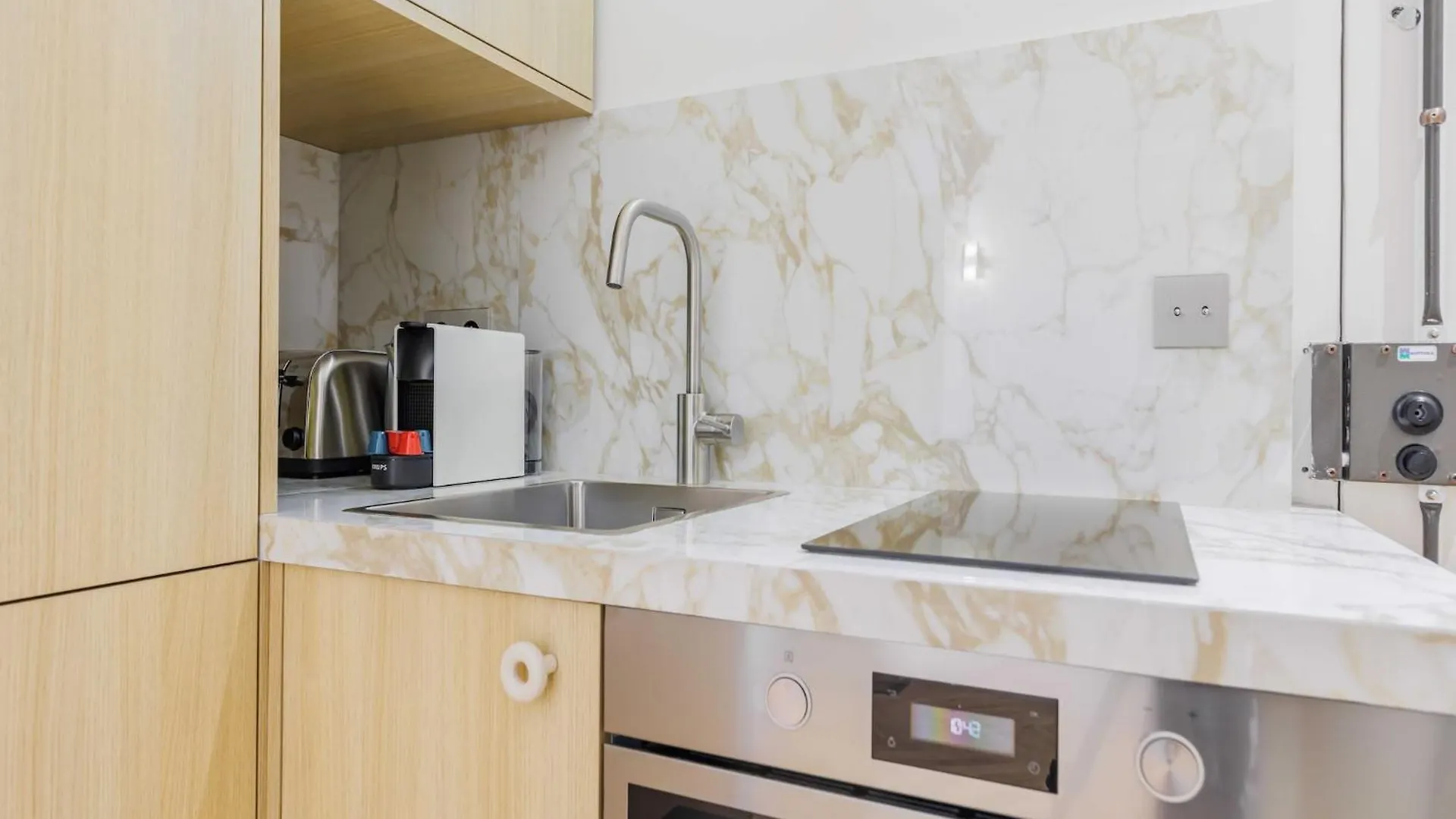 Modern Studio -2P- Near Montmartre Paris France
